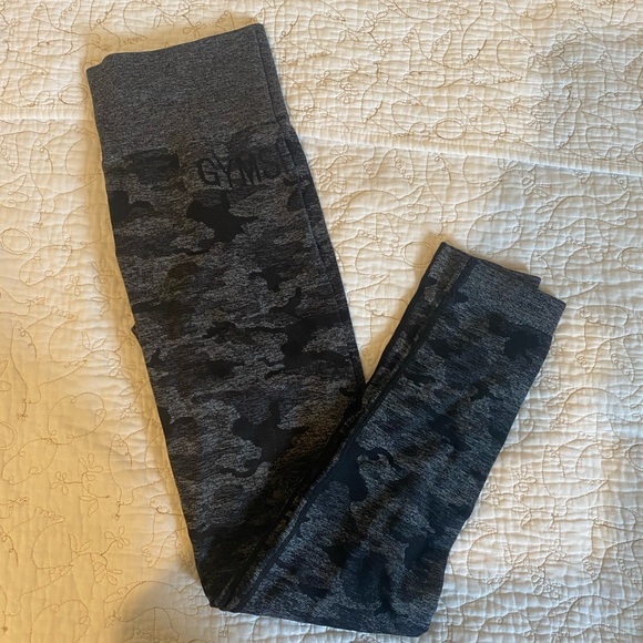 Gymshark gray camo leggings - Picture 2 of 5